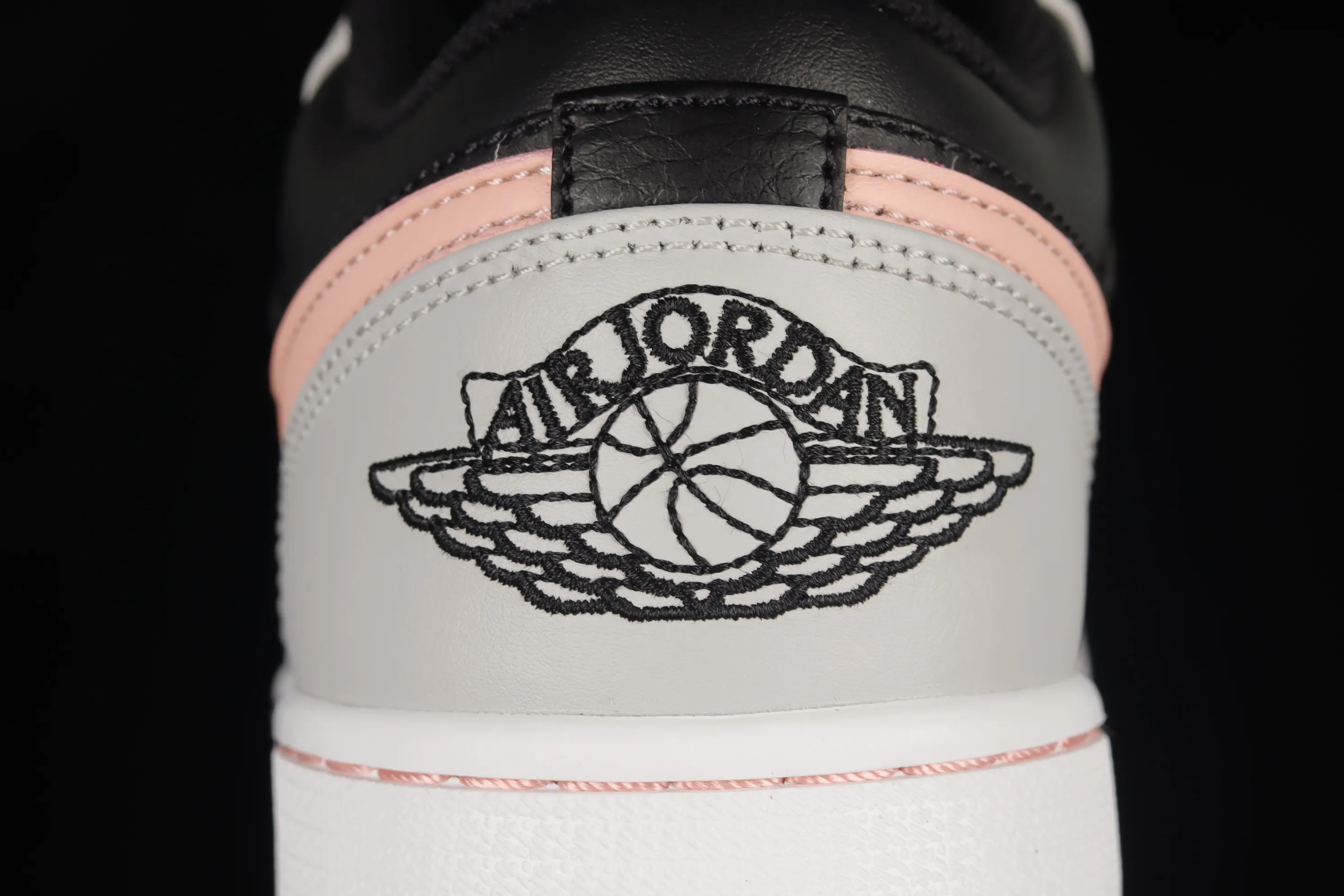 All categories Air Jordan Jordan series basketball shoes Air Jordan 1 Low G version pure original Air Jordan 1 Low AJ1 Joe 1 white black pink sports culture basketball shoes 553558-062